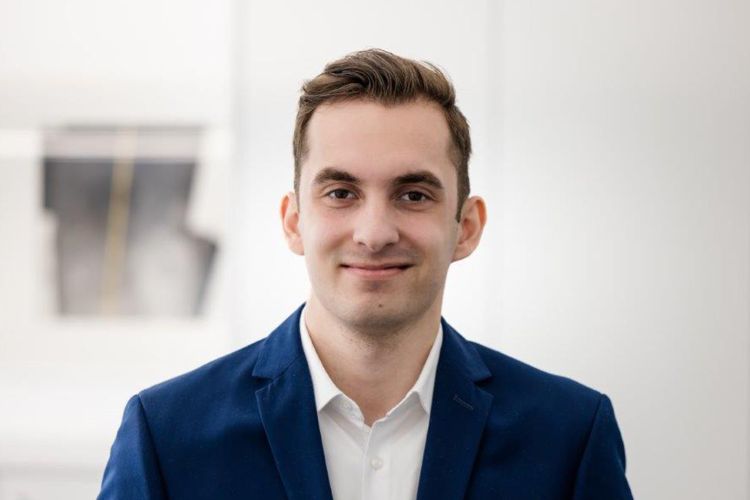 Niklas Kuhn, Auszubildender, Radevormwald